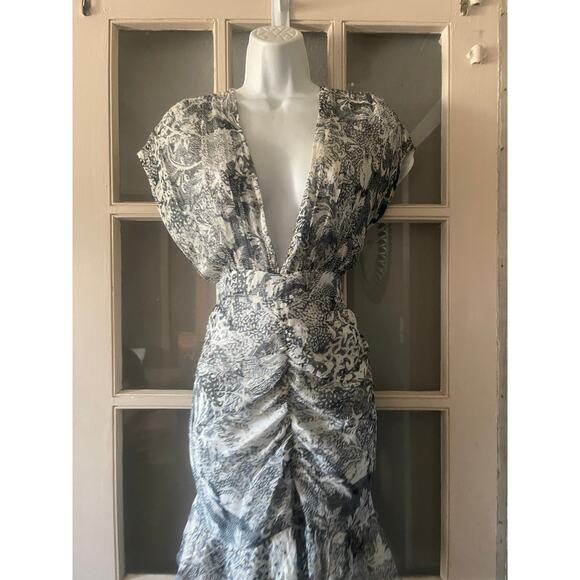 New Rococo Sand Ruched Dress - Picture 3 of 7